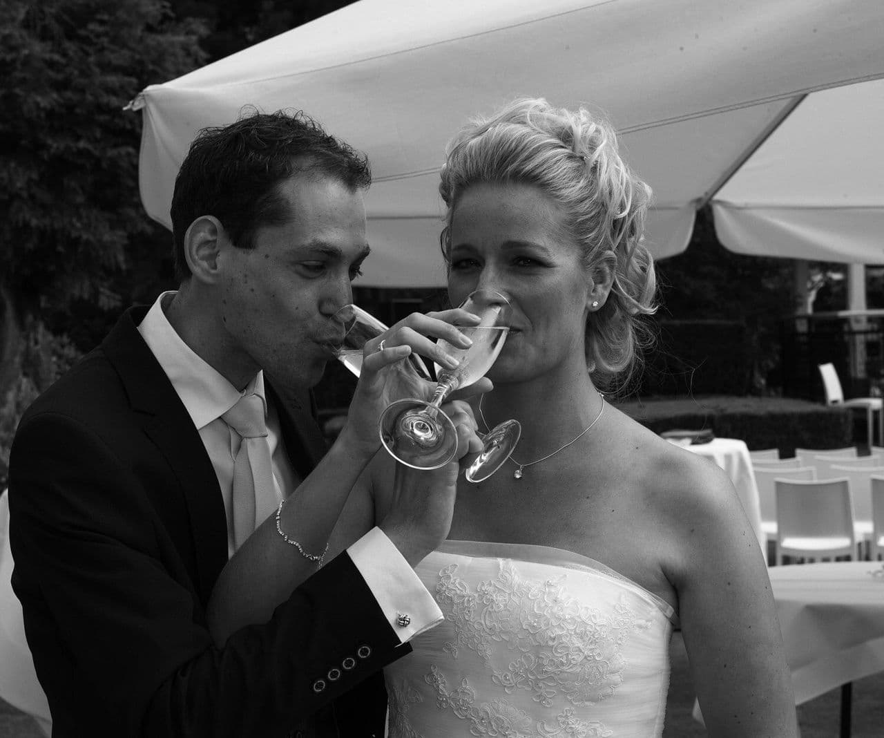 Bruidspaar proost